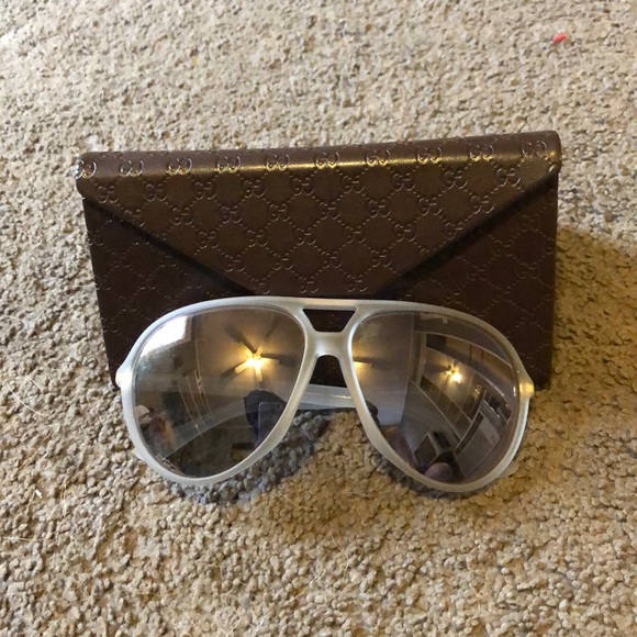 Gucci Sunglasses - Picture 2 of 3